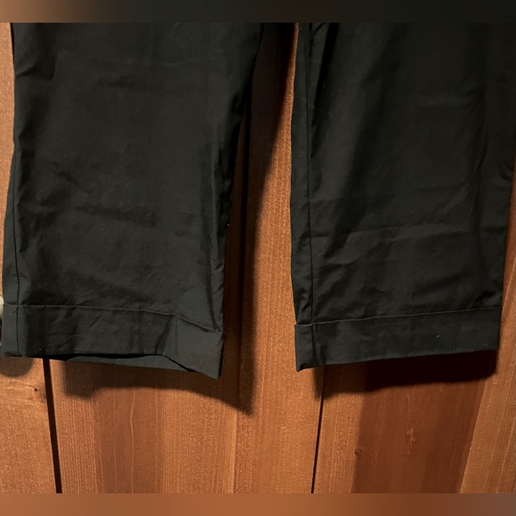 New York & Company Stretch Capris - Picture 2 of 14